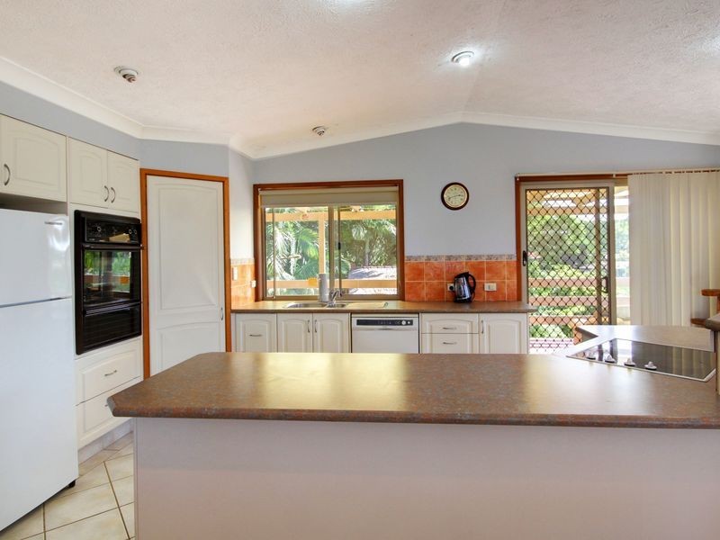 4 Jindabyne Court, Highland Park QLD 4211