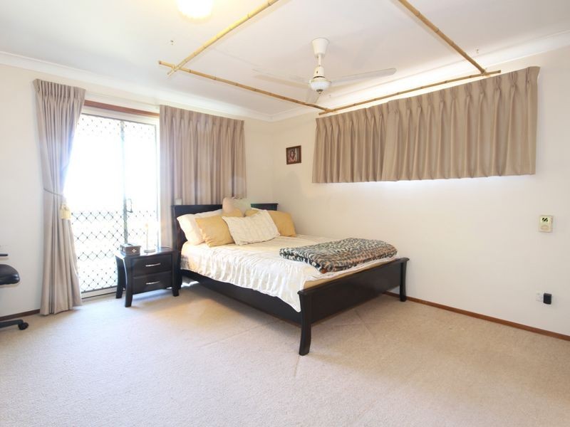 4 Jindabyne Court, Highland Park QLD 4211