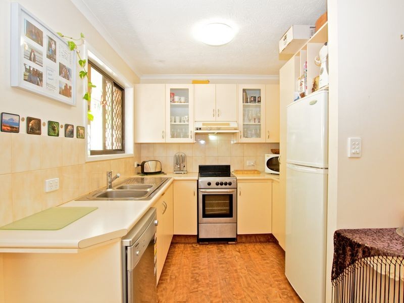6 Aird Court, Highland Park QLD 4211