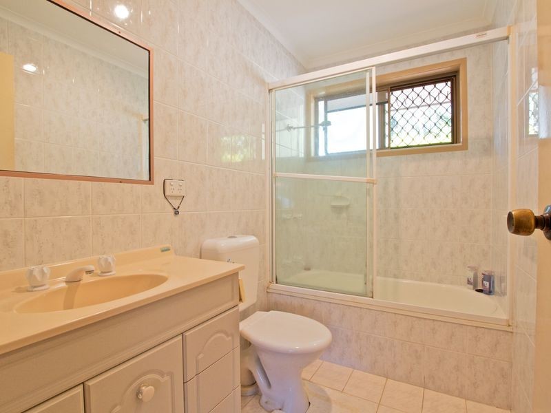 6 Aird Court, Highland Park QLD 4211