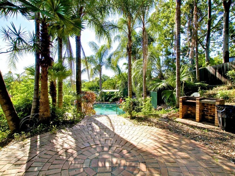 6 Aird Court, Highland Park QLD 4211