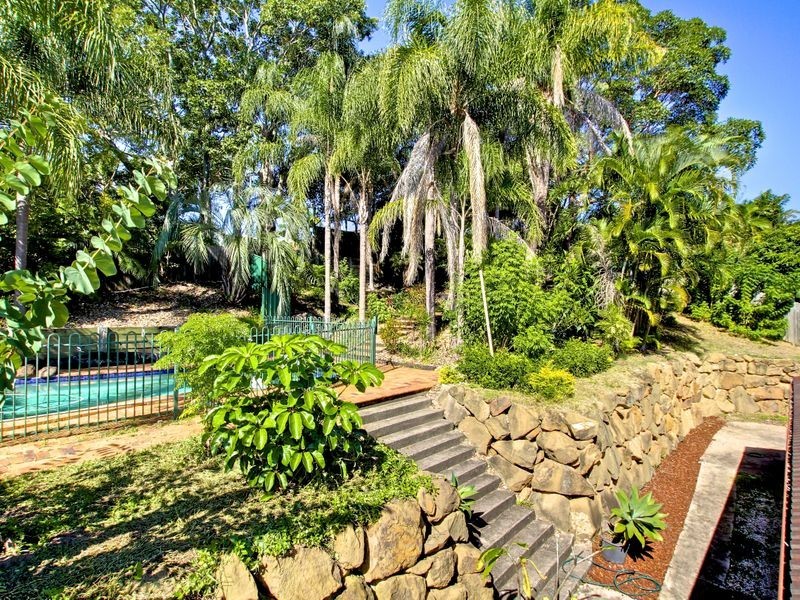 6 Aird Court, Highland Park QLD 4211