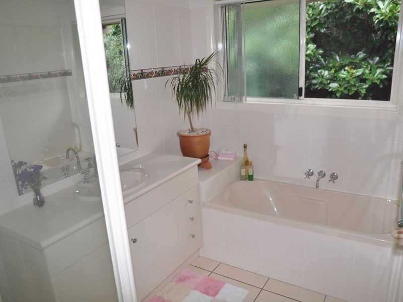 34 Pasture Place, Mount Nathan QLD 4211