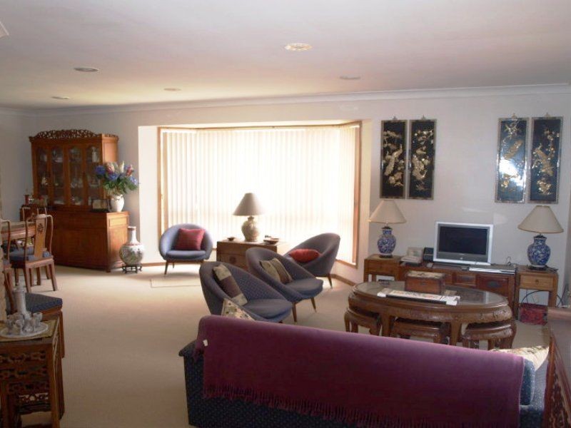 31 Kingsway Drive, Molendinar QLD 4214