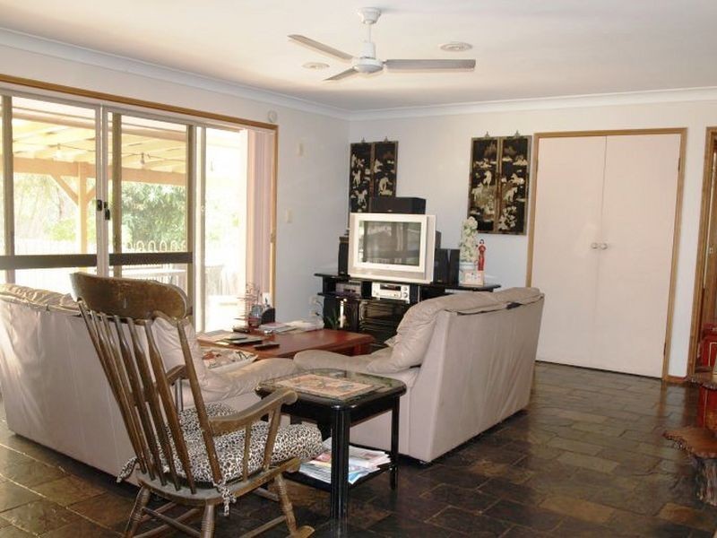 31 Kingsway Drive, Molendinar QLD 4214