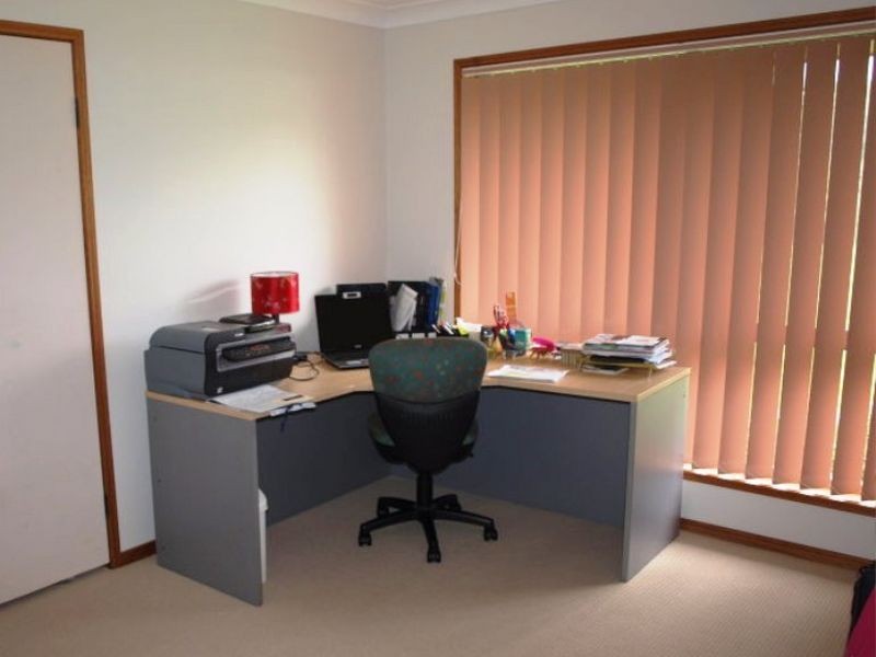 31 Kingsway Drive, Molendinar QLD 4214