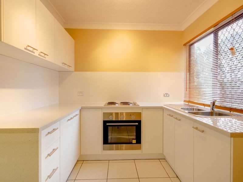 9/1A Mcleod Street, Highland Park QLD 4211