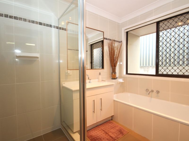 35 Merridown Drive, Merrimac QLD 4226