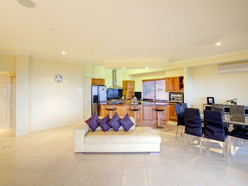 79 Armstrong Way, Highland Park QLD 4211