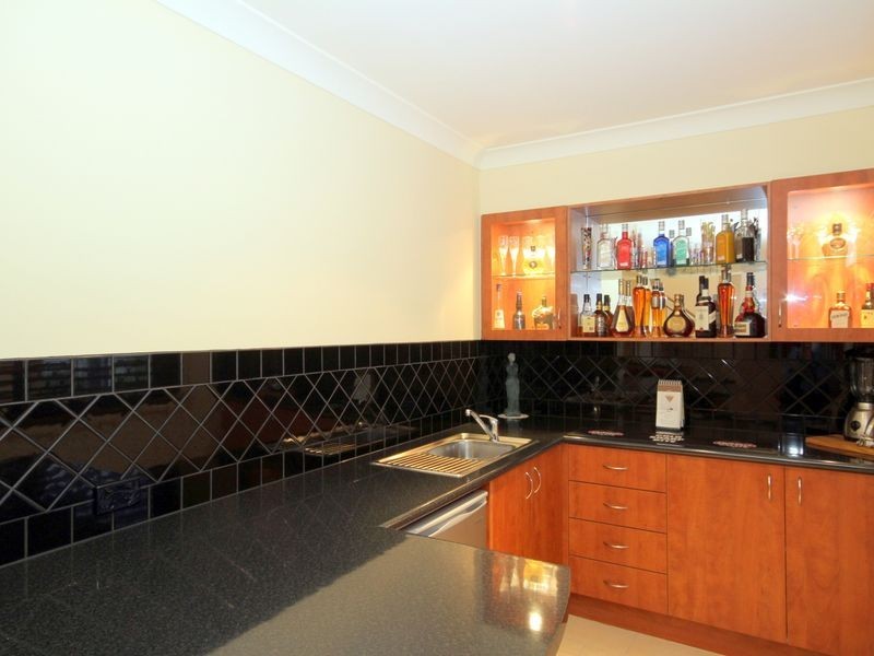 79 Armstrong Way, Highland Park QLD 4211