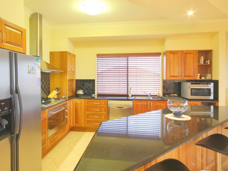 79 Armstrong Way, Highland Park QLD 4211