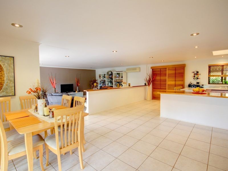 31 Alison Road, Carrara QLD 4211