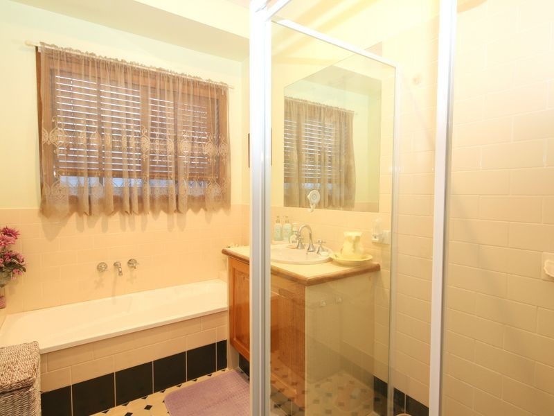 111 Dugandan Street, Nerang QLD 4211