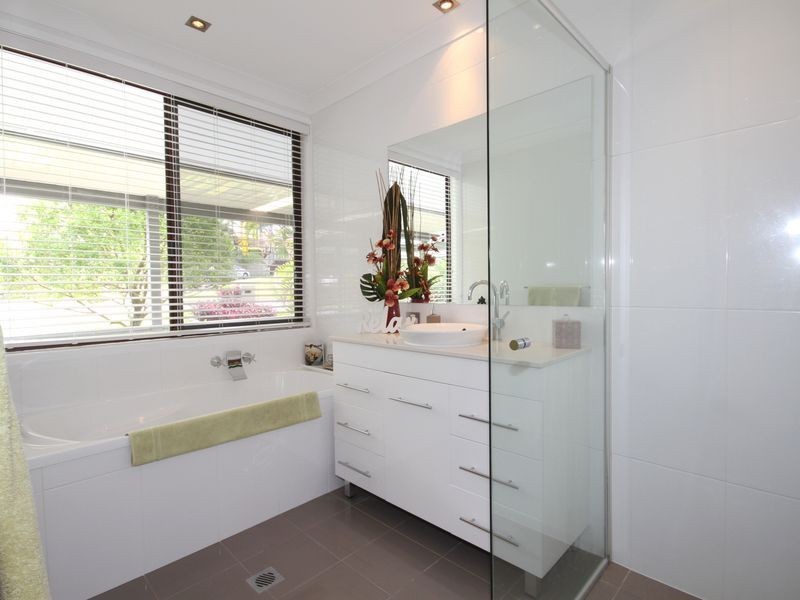 31 Aberdeen Court, Highland Park QLD 4211