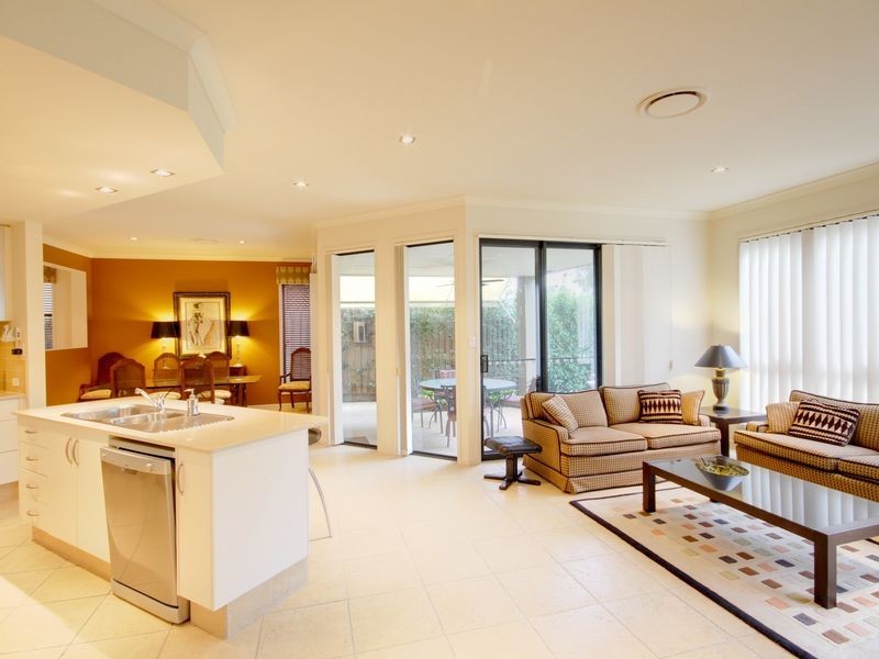 43 Riverwood Drive, Ashmore QLD 4214