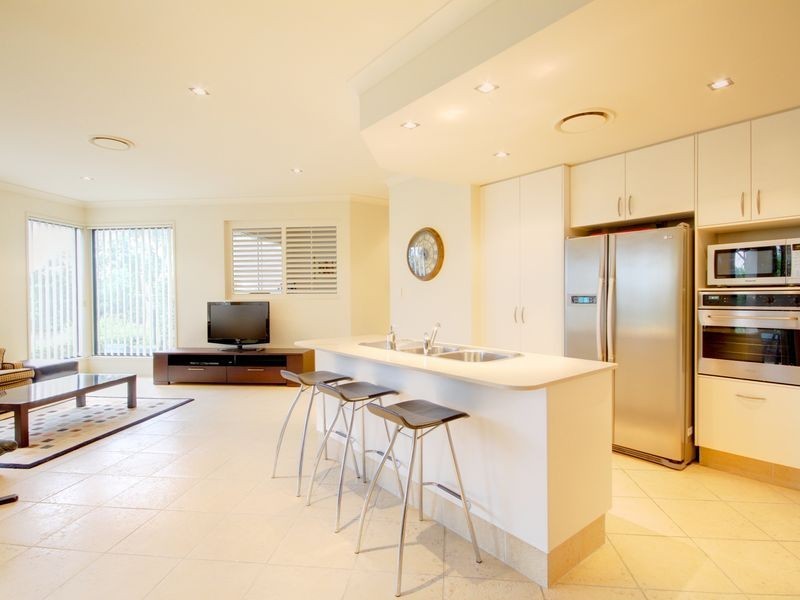 43 Riverwood Drive, Ashmore QLD 4214