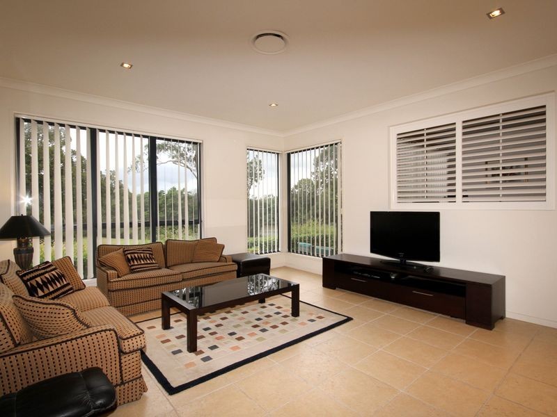 43 Riverwood Drive, Ashmore QLD 4214