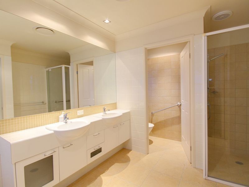 43 Riverwood Drive, Ashmore QLD 4214