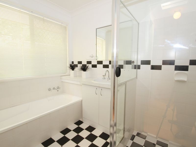 37 Woolmere Street, Carrara QLD 4211