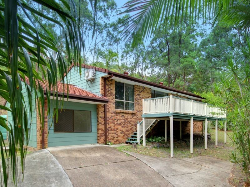 9 Design Place, Highland Park QLD 4211
