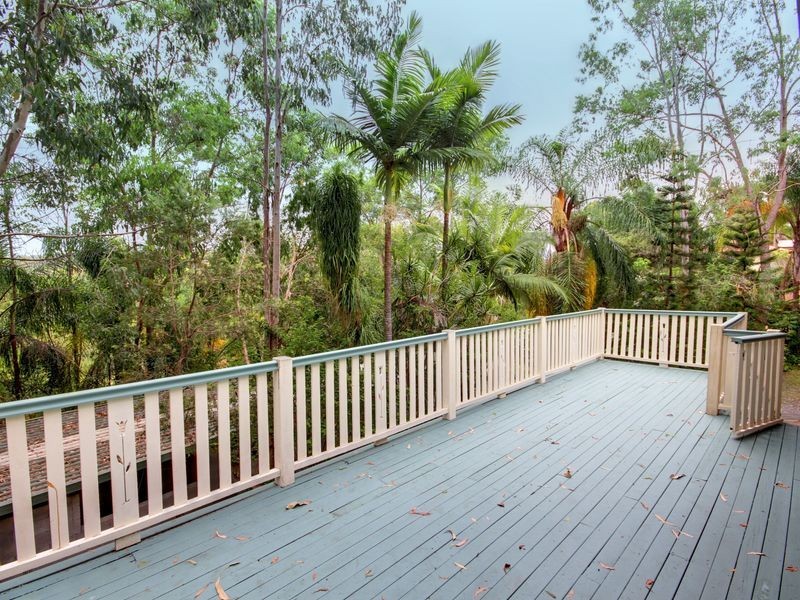 9 Design Place, Highland Park QLD 4211