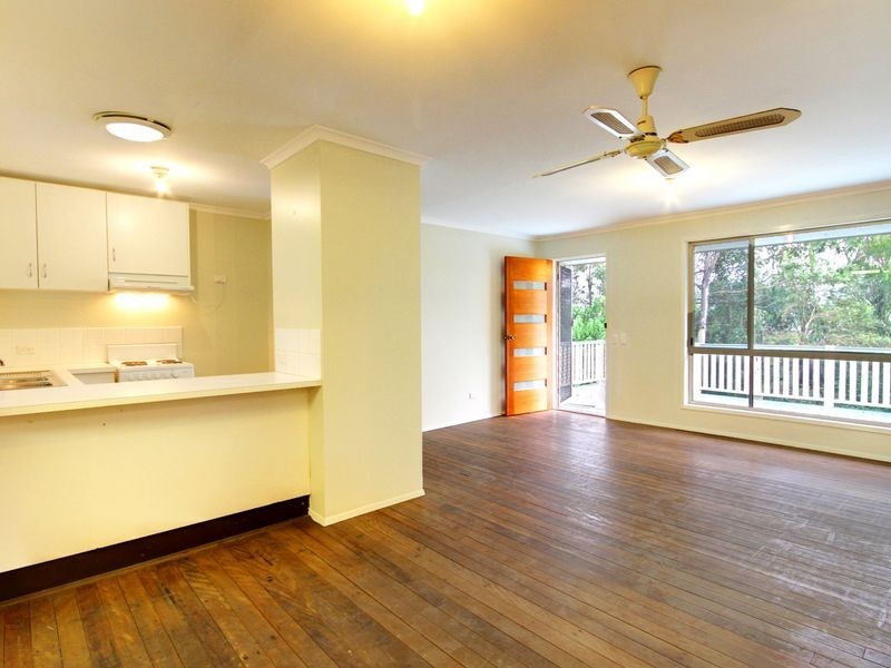 9 Design Place, Highland Park QLD 4211