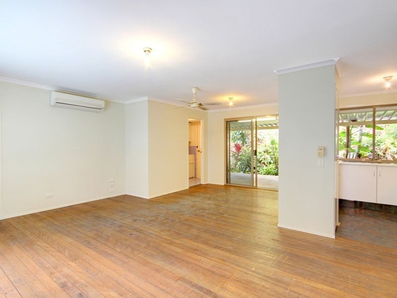 9 Design Place, Highland Park QLD 4211