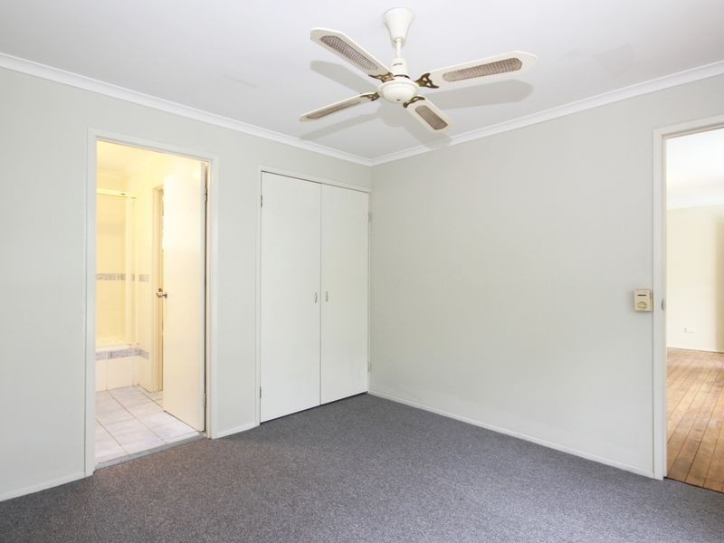 9 Design Place, Highland Park QLD 4211