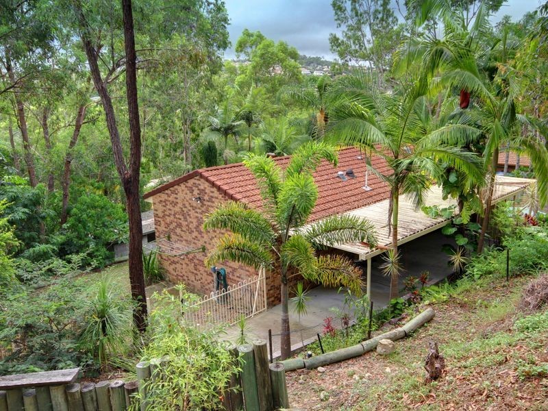 9 Design Place, Highland Park QLD 4211