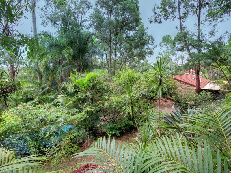 9 Design Place, Highland Park QLD 4211