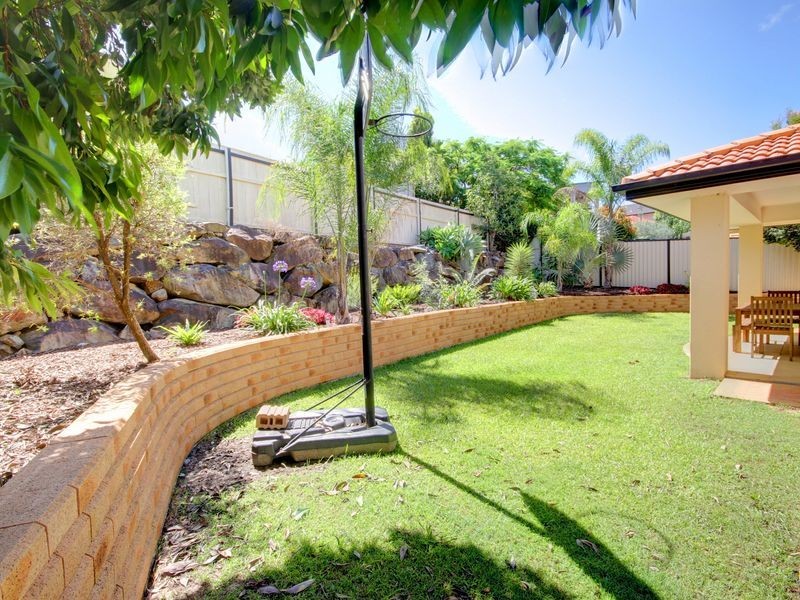 123 Armstrong Way, Highland Park QLD 4211