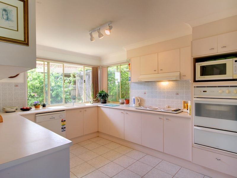 22 Hastings Crescent, Carrara QLD 4211