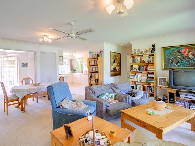 22 Hastings Crescent, Carrara QLD 4211