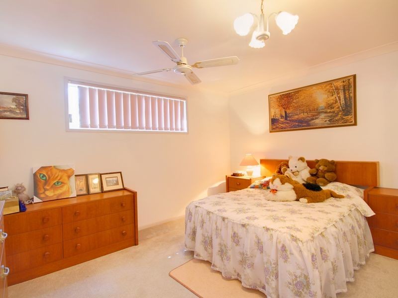 22 Hastings Crescent, Carrara QLD 4211