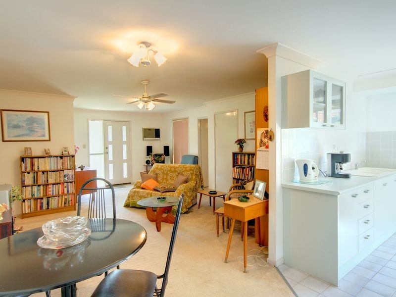 22 Hastings Crescent, Carrara QLD 4211