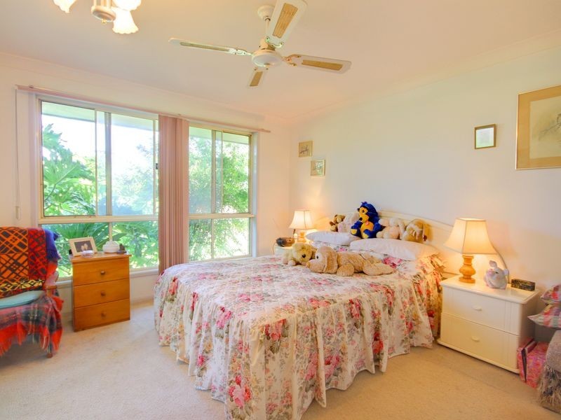 22 Hastings Crescent, Carrara QLD 4211