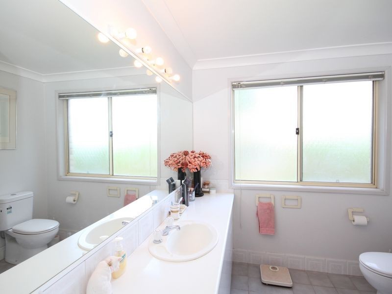 22 Hastings Crescent, Carrara QLD 4211