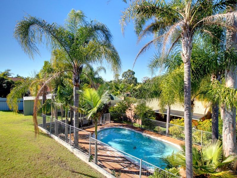 19 Cozens Way, Highland Park QLD 4211