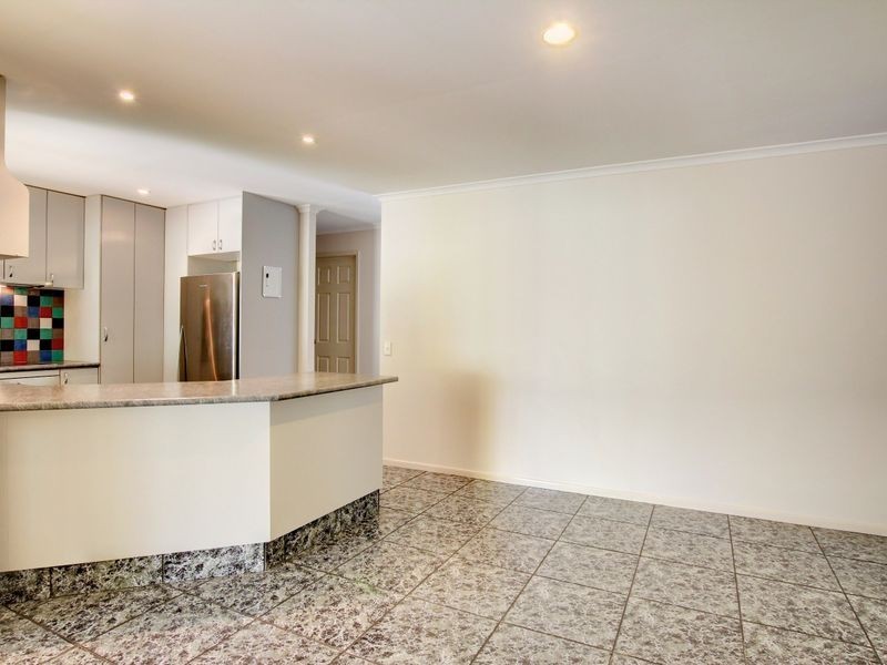 19 Cozens Way, Highland Park QLD 4211