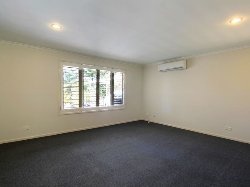 19 Cozens Way, Highland Park QLD 4211