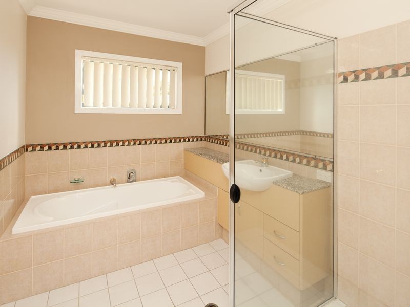 6/117 Palm Meadows Drive, Carrara QLD 4211