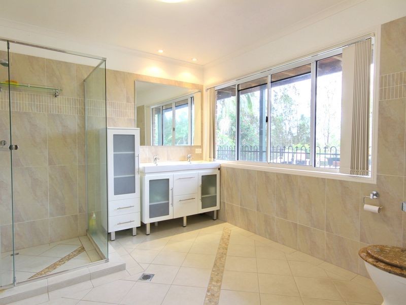 40 Hastings Crescent, Carrara QLD 4211