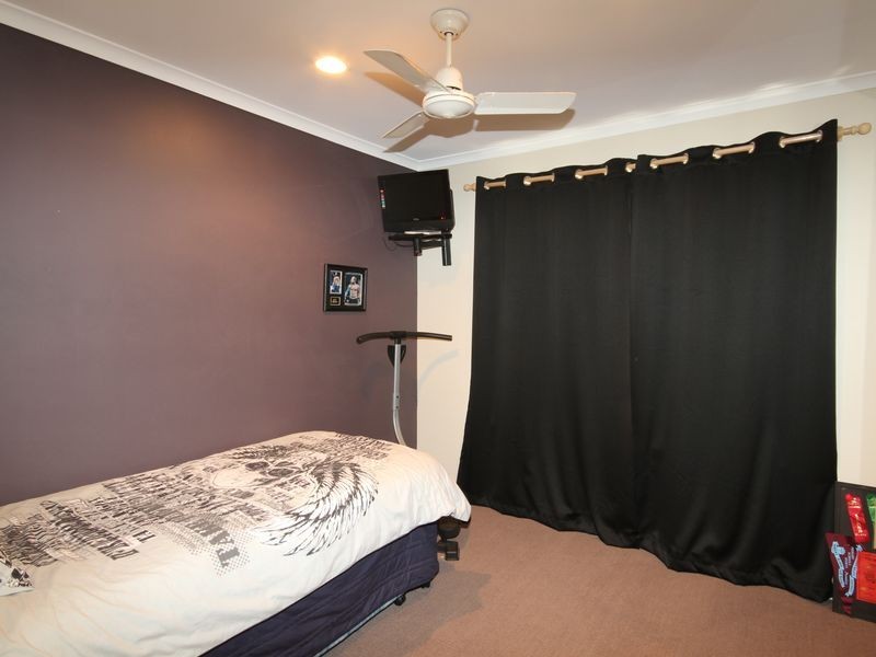 32 Merridown Drive, Merrimac QLD 4226
