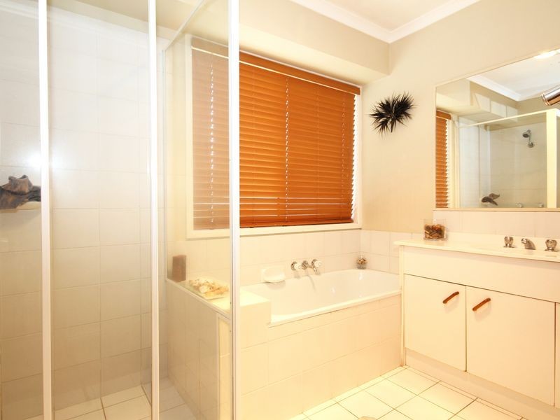 32 Merridown Drive, Merrimac QLD 4226