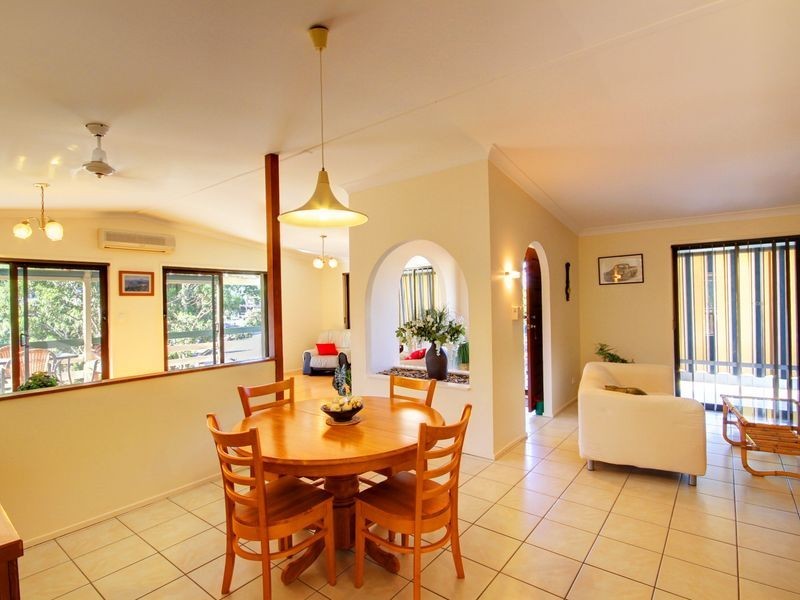 130 Explorers Way, Highland Park QLD 4211