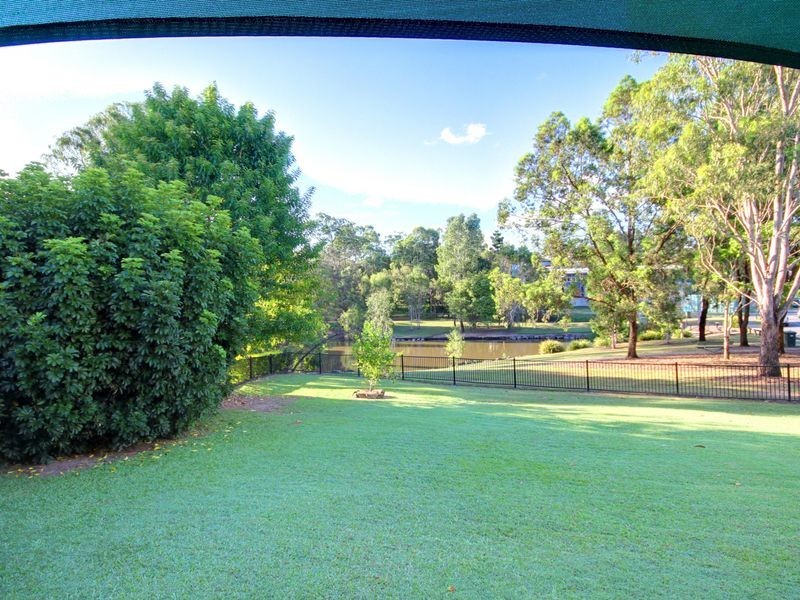 130 Explorers Way, Highland Park QLD 4211