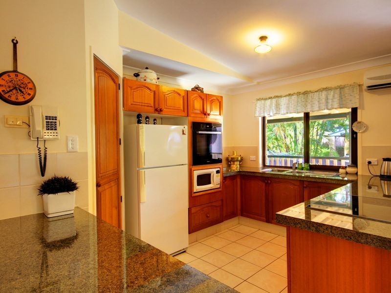 130 Explorers Way, Highland Park QLD 4211