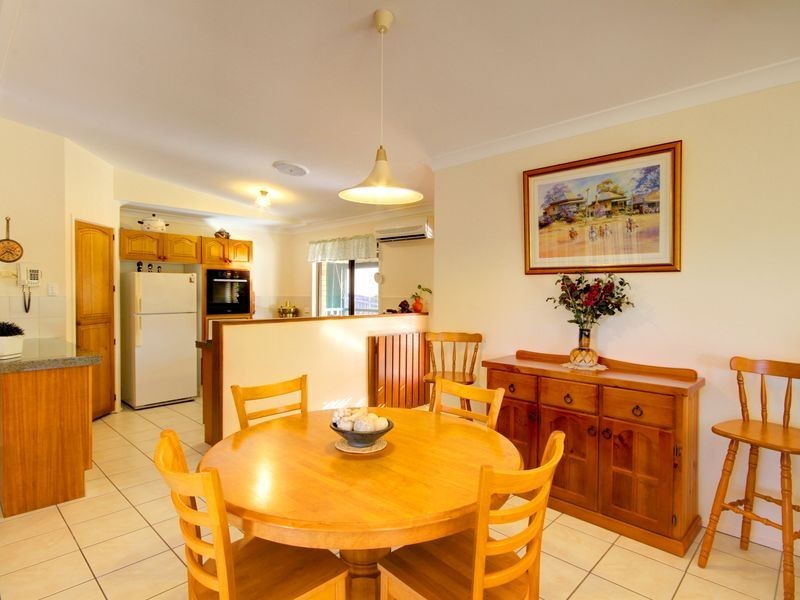 130 Explorers Way, Highland Park QLD 4211