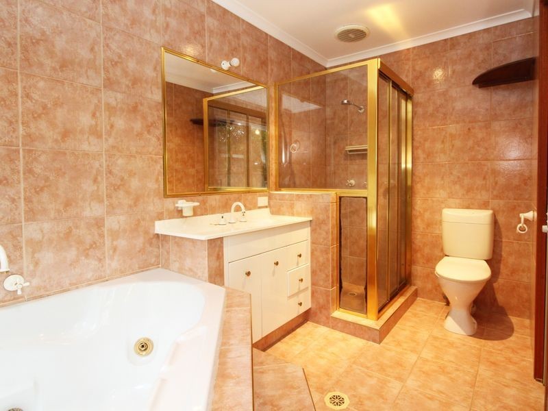 19 Burgundy Court, Highland Park QLD 4211