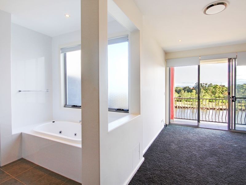 3/5024 Emerald Islands Drive, Carrara QLD 4211